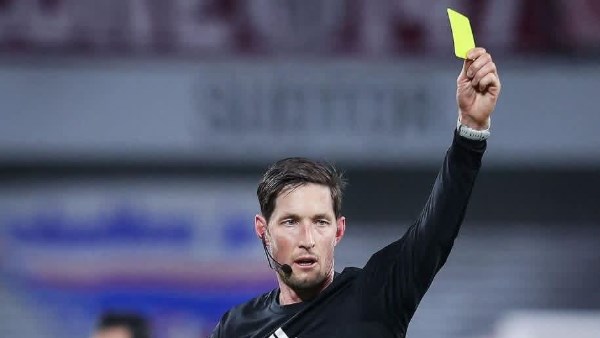 طبيب عظام وملهوش تاريخ .. معلومات بارزة عن حكم قمة الأهلي والزمالك