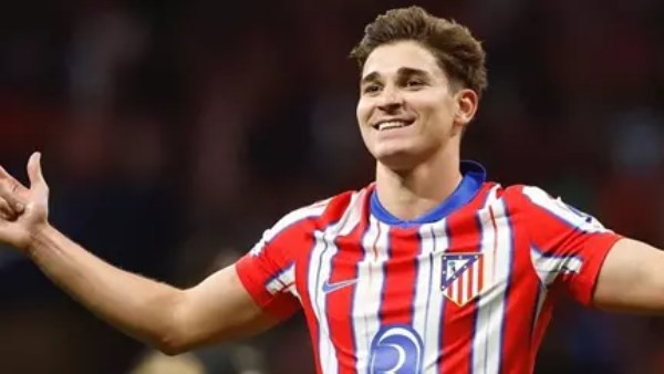 إنجاز أرجنتيني جديد.. ألفاريز يحطم رقم ميسي بدوري أبطال أوروبا