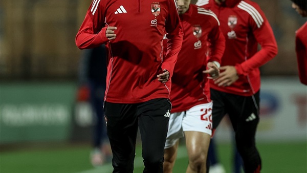 عاجل| نجم مفاجأة في تشكيل الأهلي أمام الزمالك