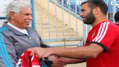عماد متعب يساند حسن شحاتة: المعلم صنع أجيالا كاملة وتاريخا لا يُنسى