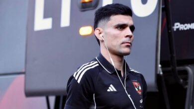 وصول لاعبي الأهلي إلى إستاد القاهرة لمواجهة الزمالك| شاهد