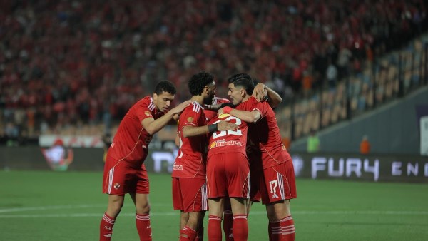 الأهلي يكتسح الزمالك بثلاثية نظيفة ويحسم القمة 132 في بطولة الدوري