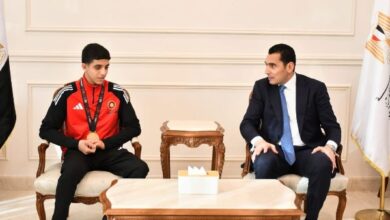 وزير الرياضة يستقبل عبد الله ترند الذهب عبد الله حسونة بعد إنجازه القاري في المصارعة