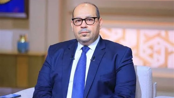 ياسر إدريس يتفرغ للاتحاد الدولي والأولمبية ويعتذر عن اتحاد السباحة