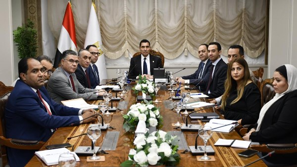وزير الرياضة يلتقي رئيس مفوضية الاتحاد الإفريقي لإستضافة دورة الألعاب الإفريقية 2027